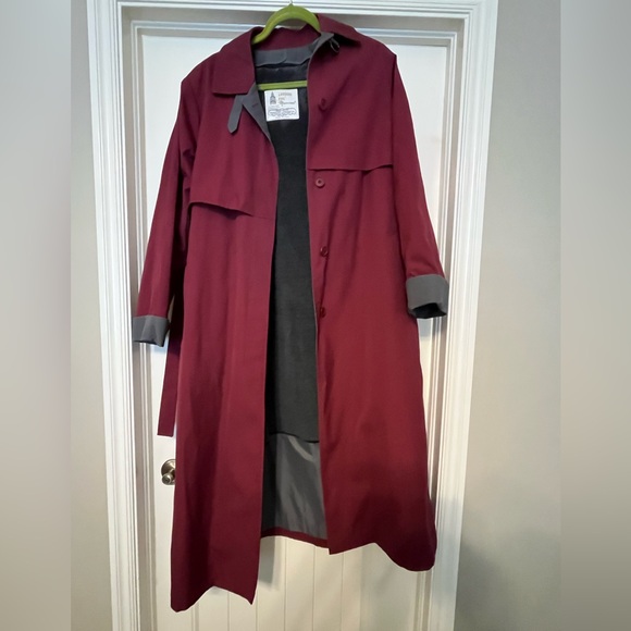 Elegant Burgundy Women's London Fog Coat - Picture 1 of 7